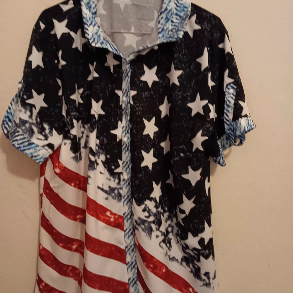 Unbranded Blouse Women's Plus 2XL Patriotic Stars Flag USA Liberty 4th Of July